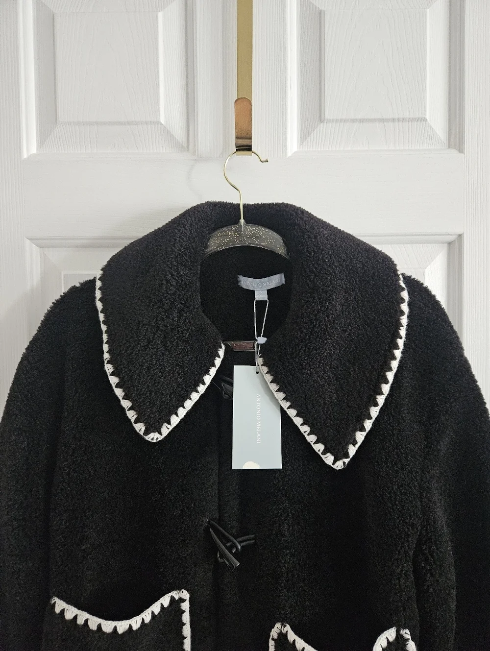 NWT Antonio Melani Contrast Stitching Shearling Teddy Jacket- Black